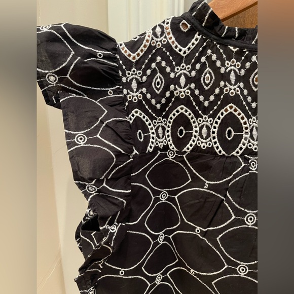 Loft sleeveless eyelet black and white blouse NWT Sz XS - Picture 3 of 8